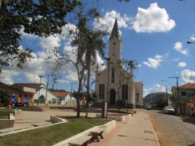 Viagem de Versys pelos caminhos do sul de Minas