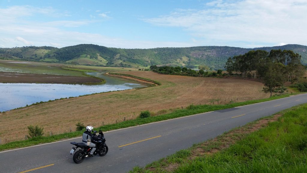 Viagem de Versys pelos caminhos do sul de Minas