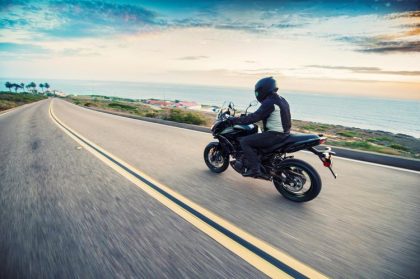 Versys 650 2018 chega com duas novas cores