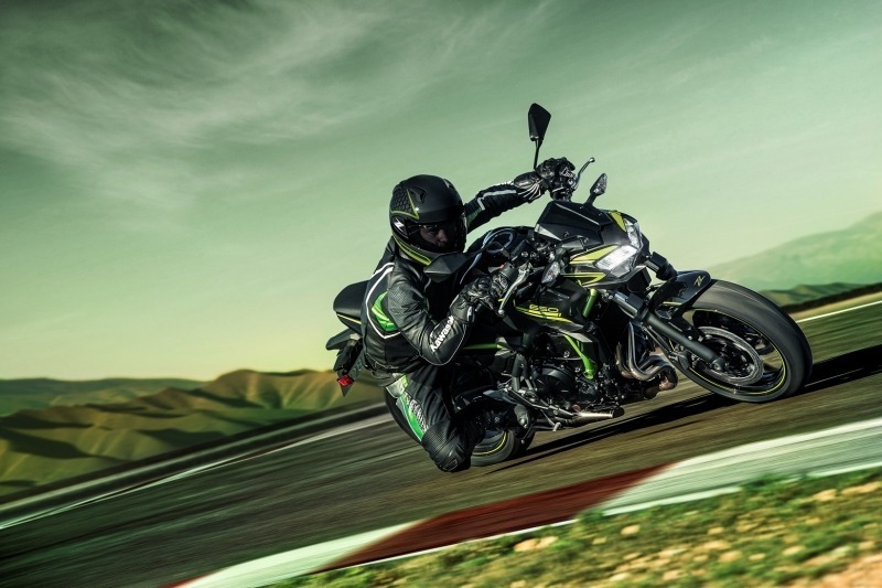 KAWASAKI ATUALIZA AS NAKEDS Z900 E Z650 PARA 2020